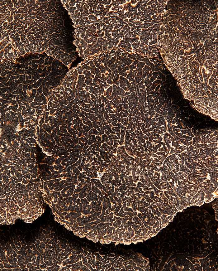 Ganze schwarze Trüffel aus Australien, frisch