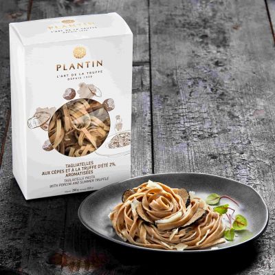 Tagliatelle with porcini and summer truffles, truffle content 2%