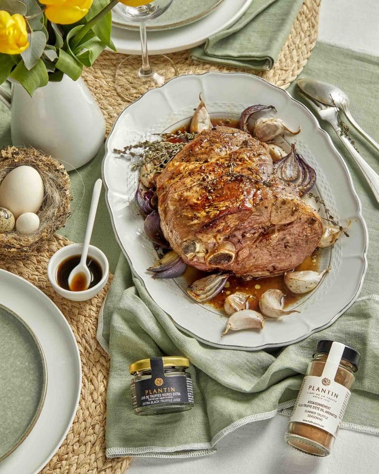 gigot d'agneau mariné au jus de truffe noire et assaisonnement à la truffe d'été